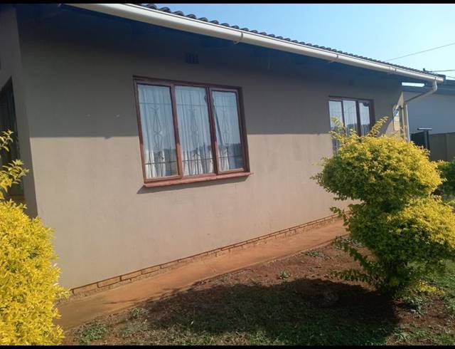 2 BEDROOM HOUSE FOR SALE IN UMHLATHUZE
